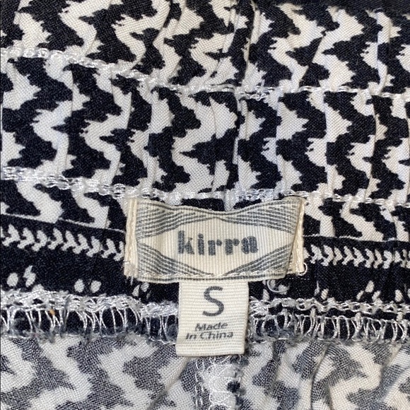 Kirra Soft Flowy Shorts - Picture 3 of 4